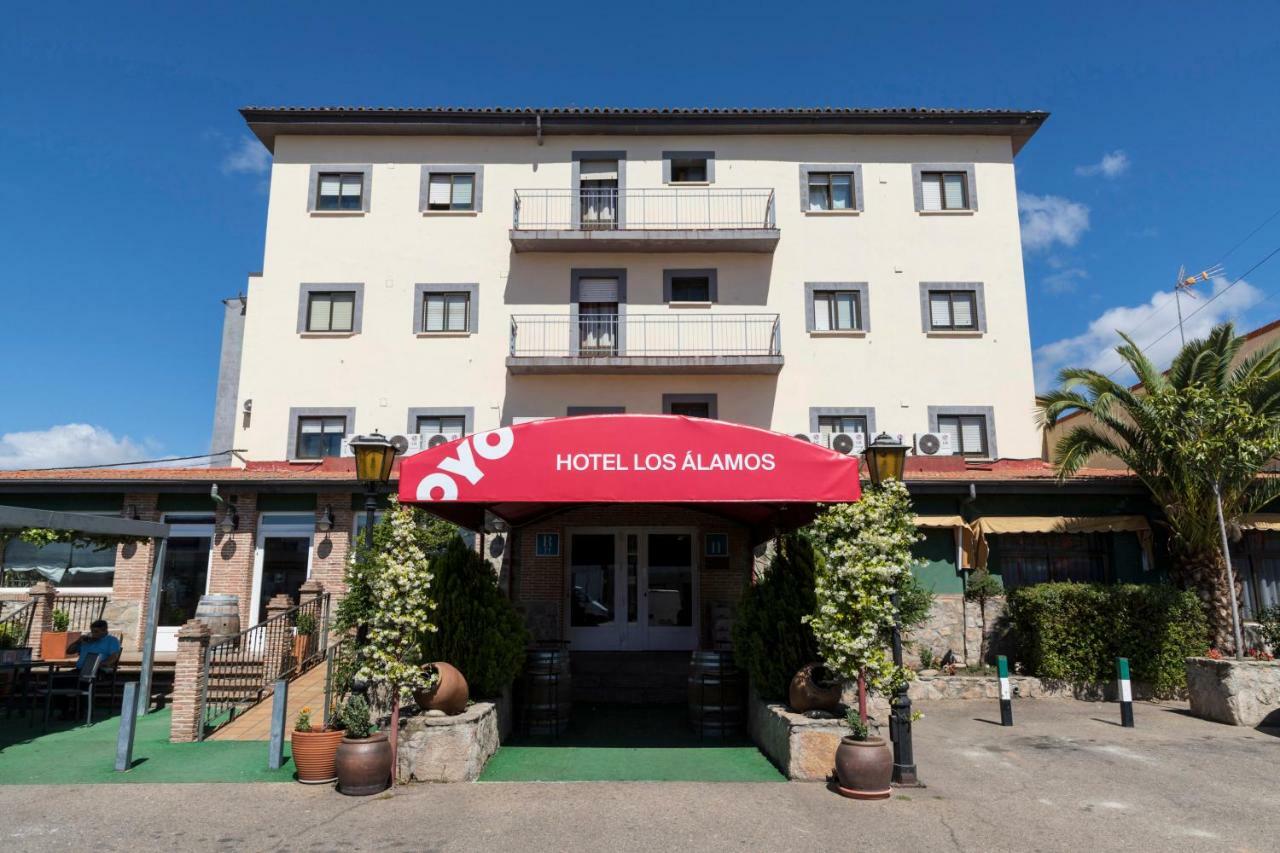 Oyo Hotel Los Alamos Plasencia Buitenkant foto